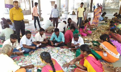 விருத்தாசலம் கொளஞ்சியப்பர் கோவிலில் உண்டியல் திறப்பு ரூ.21 லட்சம் காணிக்கை வசூல் விருத்தாசலம் கொளஞ்சியப்பர் கோவிலில் உண்டியல் திறப்பு ரூ.21 லட்சம் காணிக்கை வசூல்