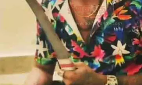 சமூக வலைத்தளங்களில் வீடியோக்களை வெளியிட்டு மிரட்டல் விடுத்த ரவுடிகள்