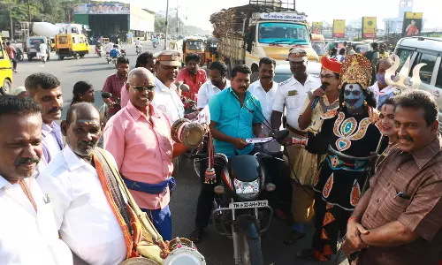 சாலை பாதுகாப்பு விழிப்புணர்வு சாலை பாதுகாப்பு விழிப்புணர்வு