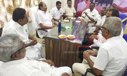 விசைத்தறி தொழிலாளர்கள் வேலை நிறுத்தம் நீடிப்பு விசைத்தறி தொழிலாளர்கள் வேலை நிறுத்தம் நீடிப்பு