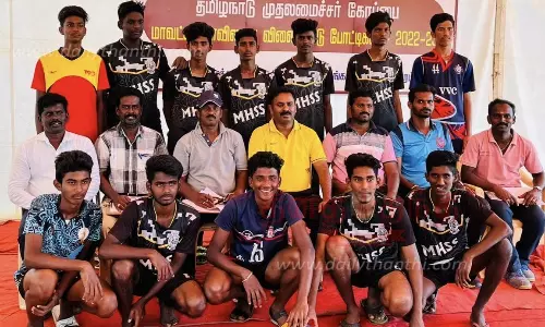 கையுந்து பந்து போட்டியில் முதலிடம்