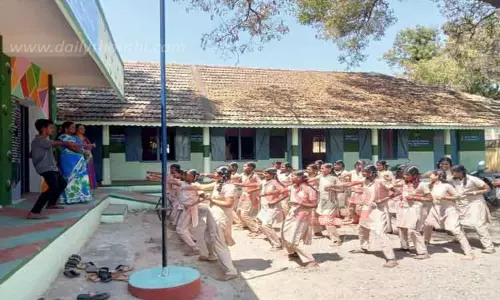 மாணவிகளுக்கு தற்காப்பு கலை பயிற்சி