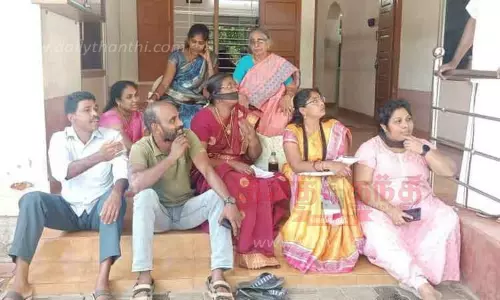 கவுன்சிலர்கள் 2-வது நாளாக உள்ளிருப்பு போராட்டம்