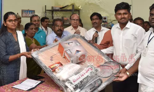 பயிற்சி பெற்ற இளைஞர்களுக்கு சான்றிதழ், விளையாட்டு உபகரணங்கள்