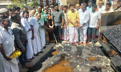 ரூ.45 லட்சத்தில் தார்சாலை அமைக்கும் பணி ரூ.45 லட்சத்தில் தார்சாலை அமைக்கும் பணி