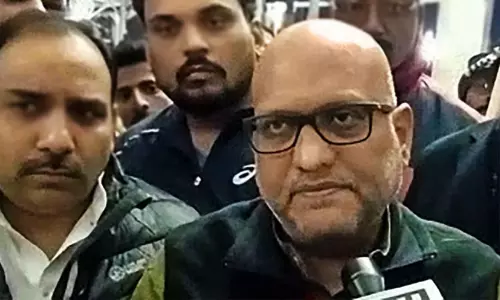 ராகுல் காந்தி விமான தரையிறக்கம் குறித்து தவறான தகவல்: உ.பி., காங்கிரஸ் தலைவர் மீது வழக்கு ராகுல் காந்தி விமான தரையிறக்கம் குறித்து தவறான தகவல்: உ.பி., காங்கிரஸ் தலைவர் மீது வழக்கு