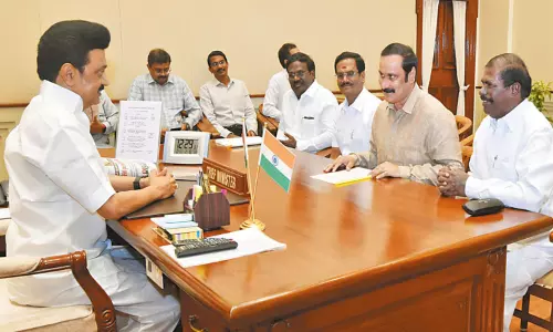 முதல்-அமைச்சர் மு.க.ஸ்டாலினுடன் அன்புமணி ராமதாஸ் திடீர் சந்திப்பு; வன்னியர் உள்இடஒதுக்கீட்டை அமல்படுத்த வலியுறுத்தல்