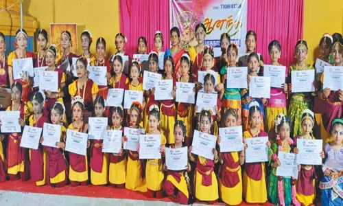 காஞ்சீபுரத்தில் ருத்திரேஸ்வரர் கோவிலில் பரதநாட்டிய நிகழ்ச்சி காஞ்சீபுரத்தில் ருத்திரேஸ்வரர் கோவிலில் பரதநாட்டிய நிகழ்ச்சி