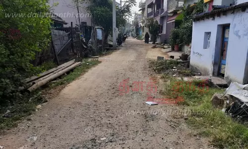 15 ஆண்டுகளாக சீரமைக்கப்படாத தெற்கு ரெயில்வே லைன் குடியிருப்பு சாலை