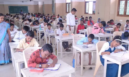 இந்தி தேர்வை 1,020 பேர் எழுதினர்