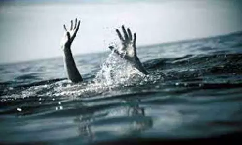 சிவகிரி அருகேகுளத்தில் மூழ்கி சிறுமி சாவு சிவகிரி அருகேகுளத்தில் மூழ்கி சிறுமி சாவு