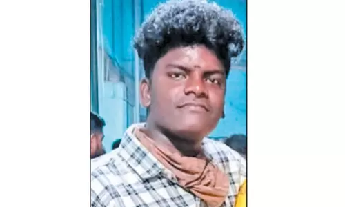 திருவொற்றியூரில் இறுதி அஞ்சலியின்போது சவப்பெட்டியில் மின்சாரம் பாய்ந்து வாலிபர் பலி