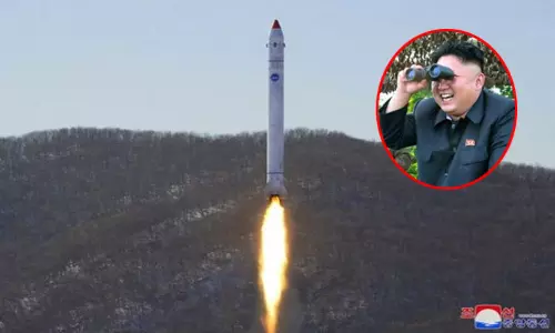 கிழக்கு கடல் பகுதியை நோக்கி 2 ஏவுகணைகளை இன்று செலுத்தி பரிசோதனை செய்த வடகொரியா கிழக்கு கடல் பகுதியை நோக்கி 2 ஏவுகணைகளை இன்று செலுத்தி பரிசோதனை செய்த வடகொரியா