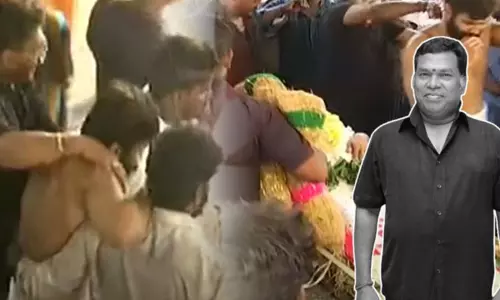 நகைச்சுவை நடிகர் மயில்சாமி உடல் தகனம் செய்யப்பட்டது! நகைச்சுவை நடிகர் மயில்சாமி உடல் தகனம் செய்யப்பட்டது!