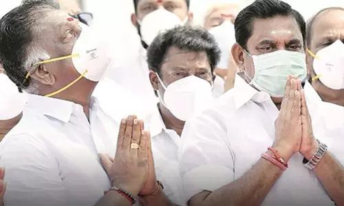 சர்வாதிகார மற்றும் சதிகார கும்பலிடம் இருந்து அதிமுகவை மீட்க வேண்டும் - ஓ.பி.எஸ். தலைமையில் தீர்மானம் நிறைவேற்றம்...!