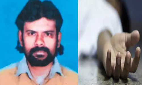 கோவில் கோபுரத்தில் இருந்து தவறி விழுந்து மெக்கானிக் பலி