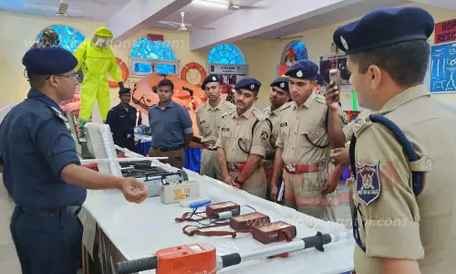 பேரிடர் மீட்பு கருவிகளை அதிகாரிகள் ஆய்வு