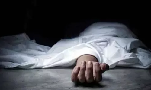 காஞ்சீபுரம் அருகே ஆற்றில் தவறி விழுந்த தொழிலாளி சாவு