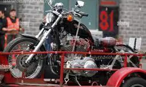 மோட்டார் சைக்கிள் திருடியவர் கையும் களவுமாக சிக்கினார்