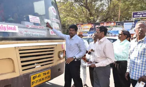 மாணவ-மாணவிகள் விழிப்புணர்வு ஊர்வலம்