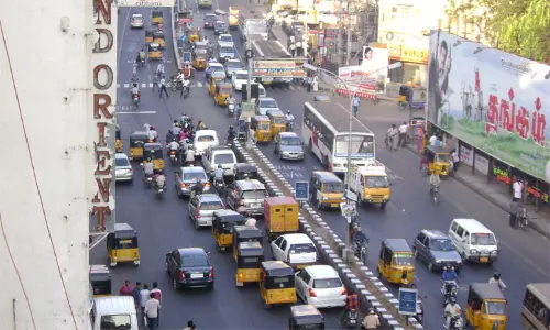 சென்னையில் திடீர் நில அதிர்வு?   ஊழியர்கள் அலறியடித்து ஓட்டம்