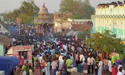 அழகு நாச்சியம்மன் கோவில் தேரோட்டம் அழகு நாச்சியம்மன் கோவில் தேரோட்டம்