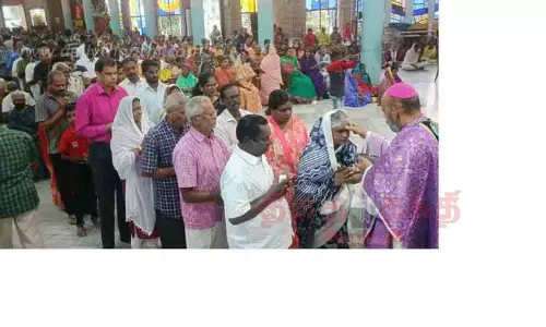 சாம்பல் புதன்கிழமையையொட்டிகிறிஸ்தவ தேவாலயங்களில் சிறப்பு பிரார்த்தனை சாம்பல் புதன்கிழமையையொட்டிகிறிஸ்தவ தேவாலயங்களில் சிறப்பு பிரார்த்தனை