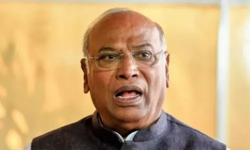 நாடாளுமன்றத்தை மத்திய அரசு ரப்பர் ஸ்டாம்ப் ஆக்கி விட்டது - மல்லிகார்ஜுன கார்கே தாக்கு