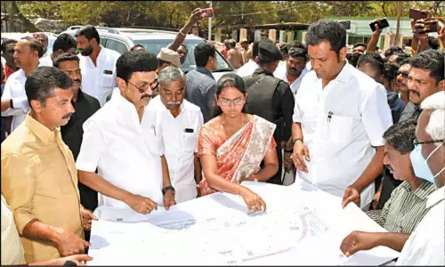 மன்னார்குடியில் ஒருங்கிணைந்த நவீன பஸ் நிலையம்: முதல்-அமைச்சர் நேரில் ஆய்வு