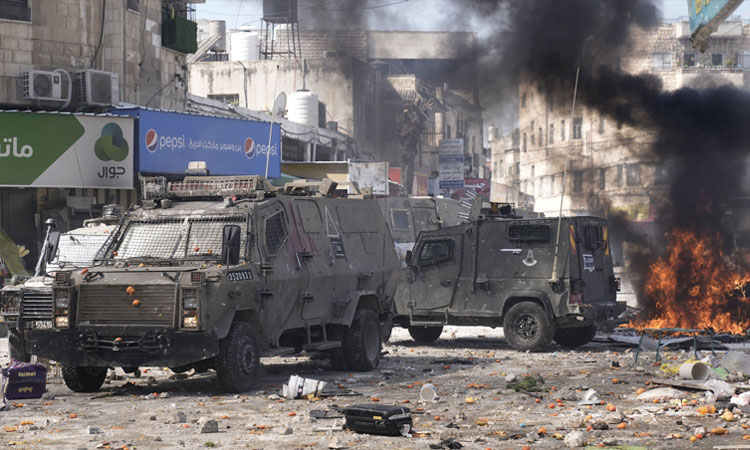 இஸ்ரேல் ராணுவம் திடீர் தாக்குதல்:  11 பாலஸ்தீனியர்கள் பலி; 100 பேர் காயம்