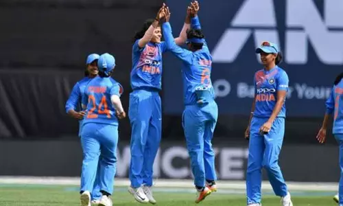 பெண்கள் 20 ஓவர் உலகக் கோப்பை கிரிக்கெட்: அரைஇறுதியில் இந்தியா-ஆஸ்திரேலியா அணிகள் இன்று பலப்பரீட்சை