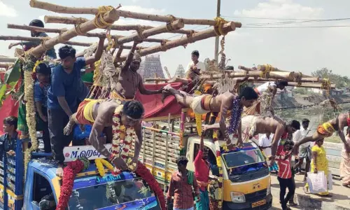 விருத்தாசலம் அங்காள பரமேஸ்வரி அம்மன் கோவில் செடல் திருவிழா விருத்தாசலம் அங்காள பரமேஸ்வரி அம்மன் கோவில் செடல் திருவிழா