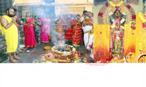 கோபுரம் பாலாலயம் நிகழ்ச்சியையொட்டிசேலம் கோட்டை மாரியம்மன் கோவிலில் சிறப்பு பூஜை கோபுரம் பாலாலயம் நிகழ்ச்சியையொட்டிசேலம் கோட்டை மாரியம்மன் கோவிலில் சிறப்பு பூஜை