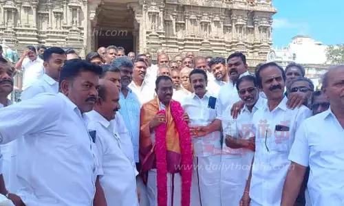 தென்காசி மாவட்ட அறங்காவலர் குழு தலைவர் பொறுப்பேற்பு