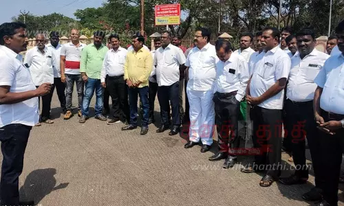 தூத்துக்குடி வக்கீல் கொலை சம்பவத்தை கண்டித்து வக்கீல்கள் ஆர்ப்பாட்டம்