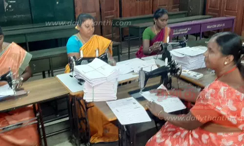 பள்ளிகளில் பிளஸ்-2 விடைத்தாள் தைக்கும் பணி தீவிரம்