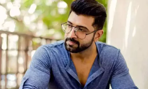 படப்பிடிப்பு தளத்தில் சமையல் செய்த அருண் விஜய்.. வைரலாகும் வீடியோ.. படப்பிடிப்பு தளத்தில் சமையல் செய்த அருண் விஜய்.. வைரலாகும் வீடியோ..