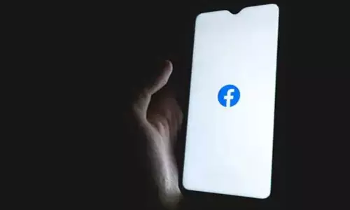 ஜம்மு காஷ்மீர்: சமூக வலைதளங்களில் அரசை விமர்சனம் செய்த பள்ளி ஆசிரியர் சஸ்பெண்ட்