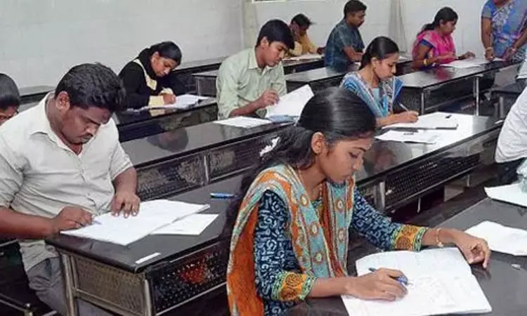 குரூப் 2 தேர்வு: பதிவெண் மாறியதால் பாதிக்கப்பட்ட தேர்வர்கள் தேர்வெழுத கூடுதல் நேரம் வழங்கப்படும் - டிஎன்பிஎஸ்சி