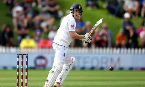 அடுத்த 10 ஆண்டுகளுக்கு இவரைப் போல் பேட் செய்ய விரும்புவார்கள் - ஹாரி புரூக்கைப் புகழ்ந்த மைக்கேல் வாகன்....!