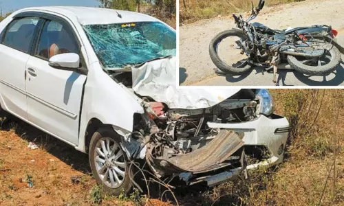 கார்-மோட்டார் சைக்கிள் நேருக்கு நேர் மோதல்; மாணவர் பலி கார்-மோட்டார் சைக்கிள் நேருக்கு நேர் மோதல்; மாணவர் பலி