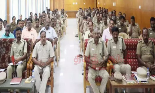 போலீஸ் இன்ஸ்பெக்டர்களுக்கு ஆய்வு கூட்டம்