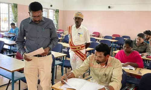 வினாத்தாள் குளறுபடியால் குரூப்-2 தேர்வு தாமதமாக தொடங்கியது