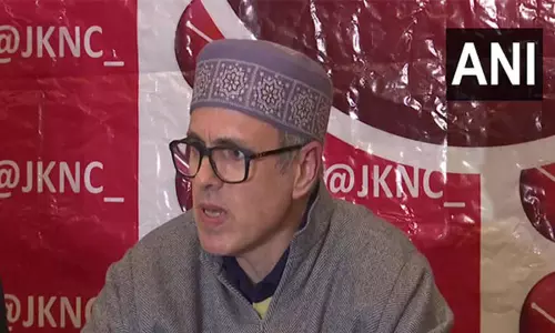 காஷ்மீரில் பயங்கரவாதிகளால் பண்டிட் சுட்டுக்கொலை: மெகபூபா முப்தி, உமர் அப்துல்லா கண்டனம் காஷ்மீரில் பயங்கரவாதிகளால் பண்டிட் சுட்டுக்கொலை: மெகபூபா முப்தி, உமர் அப்துல்லா கண்டனம்