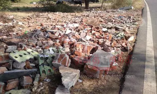 பயணிகள் நிழற்குடை அமைக்கப்படுமா?