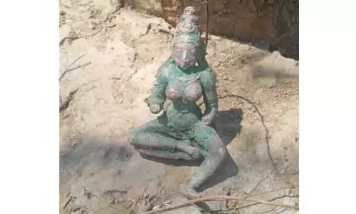 பழங்கால ஐம்பொன் அம்மன் சிலை கண்டெடுப்பு