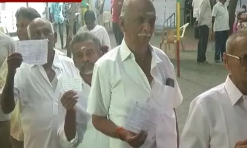 ஈரோடு இடைத்தேர்தலில் 3 மணி நிலவரப்படி 59.22 சதவீத வாக்குகள் பதிவு ஈரோடு இடைத்தேர்தலில் 3 மணி நிலவரப்படி 59.22 சதவீத வாக்குகள் பதிவு