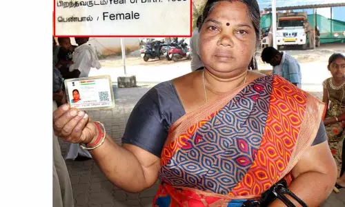 ஆதார் அட்டையில் 41 வயது பெண்ணுக்கு 123 வயது என்று அச்சடிப்பு ஆதார் அட்டையில் 41 வயது பெண்ணுக்கு 123 வயது என்று அச்சடிப்பு
