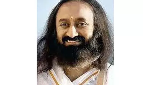 கொரோனா வைரஸ் இயற்கை அல்ல, சில நாடுகள் செய்த சதி- ஸ்ரீ ஸ்ரீ ரவிசங்கர் குற்றச்சாட்டு