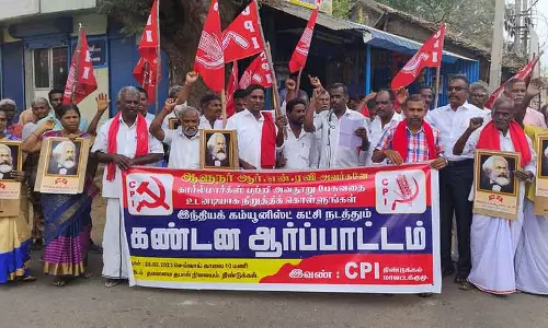 இந்திய கம்யூனிஸ்டு கட்சியினர் ஆர்ப்பாட்டம்